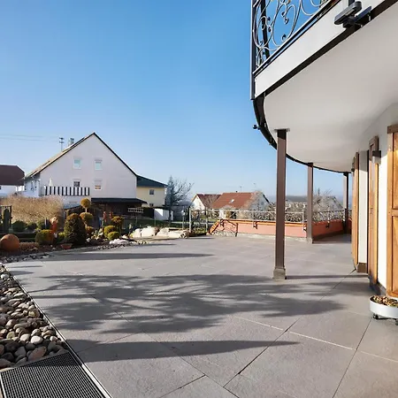 Feriendomizil Berta Benzingen アパート Winterlingen