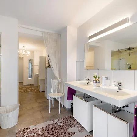 Feriendomizil Berta Benzingen 1 *
